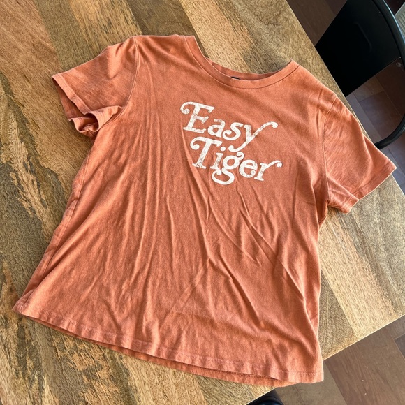✨ Easy Tiger Orange Graphic Tee - Picture 1 of 3